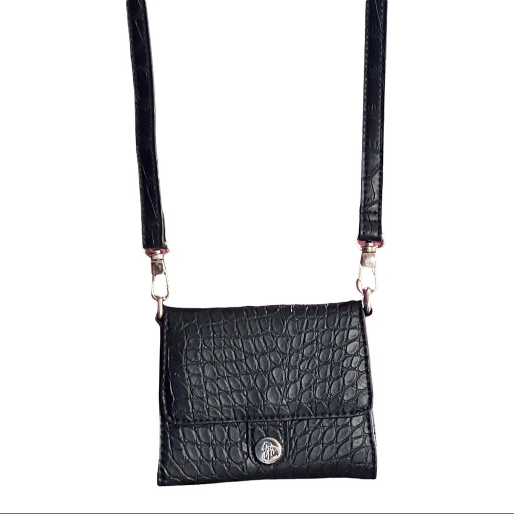 JM Collection Croc Embossed Crossbody Wallet